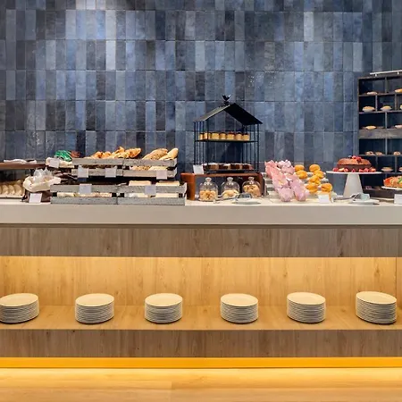 Crowne Plaza - Caparica Lisbon Hotel