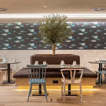 Crowne Plaza - Caparica Lisbon 4*