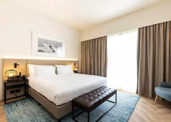 Crowne Plaza - Caparica Lisbon Hotel