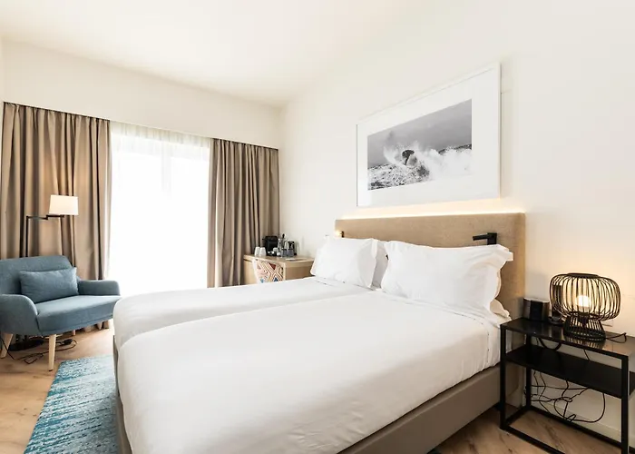 Crowne Plaza - Caparica Lisbon 4*