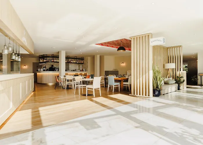 Crowne Plaza - Caparica Lisbon Hotel