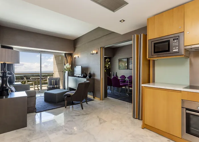 Crowne Plaza - Caparica Lisbon 4*